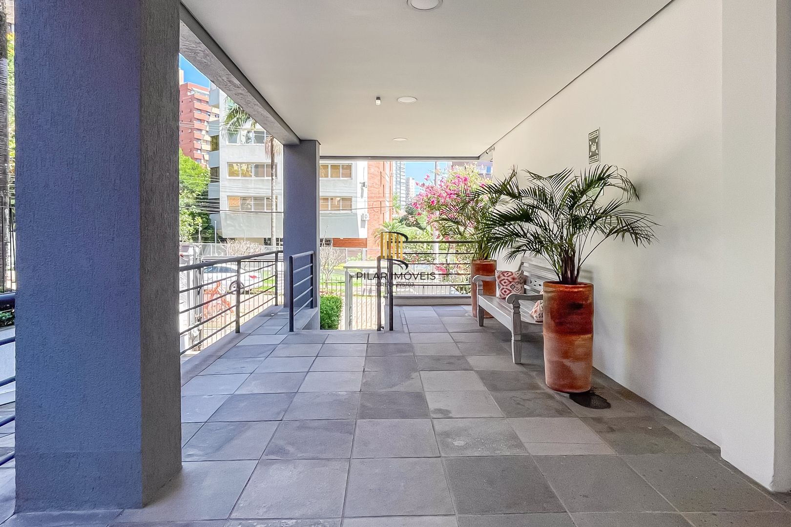 Apartamento Garden no bairro Pertrópolis de 3 dormitórios e 2 vagas DESOCUPADO