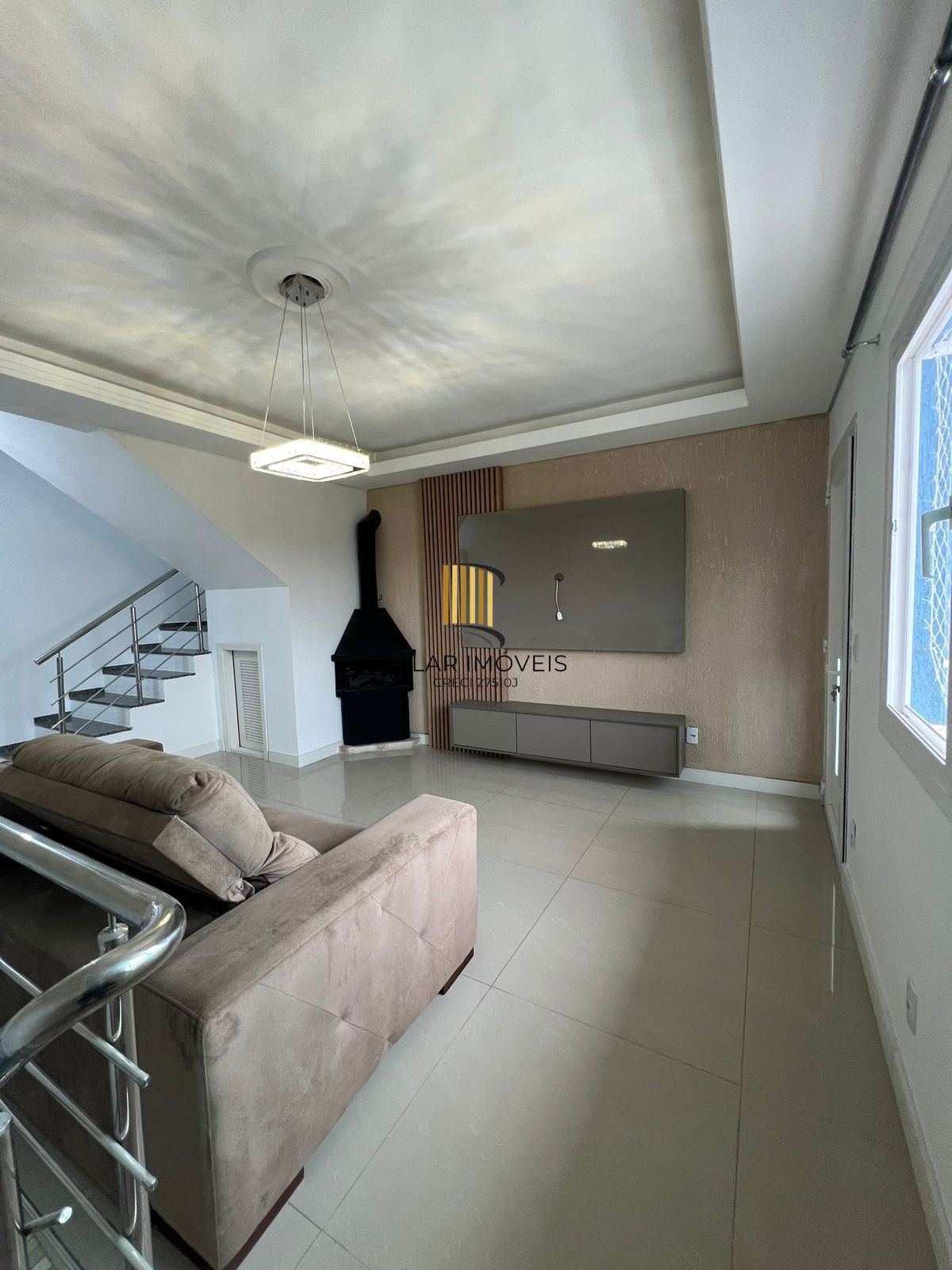 Casa sobrado em Gravatai de 3 dormitórios e 2 vagas