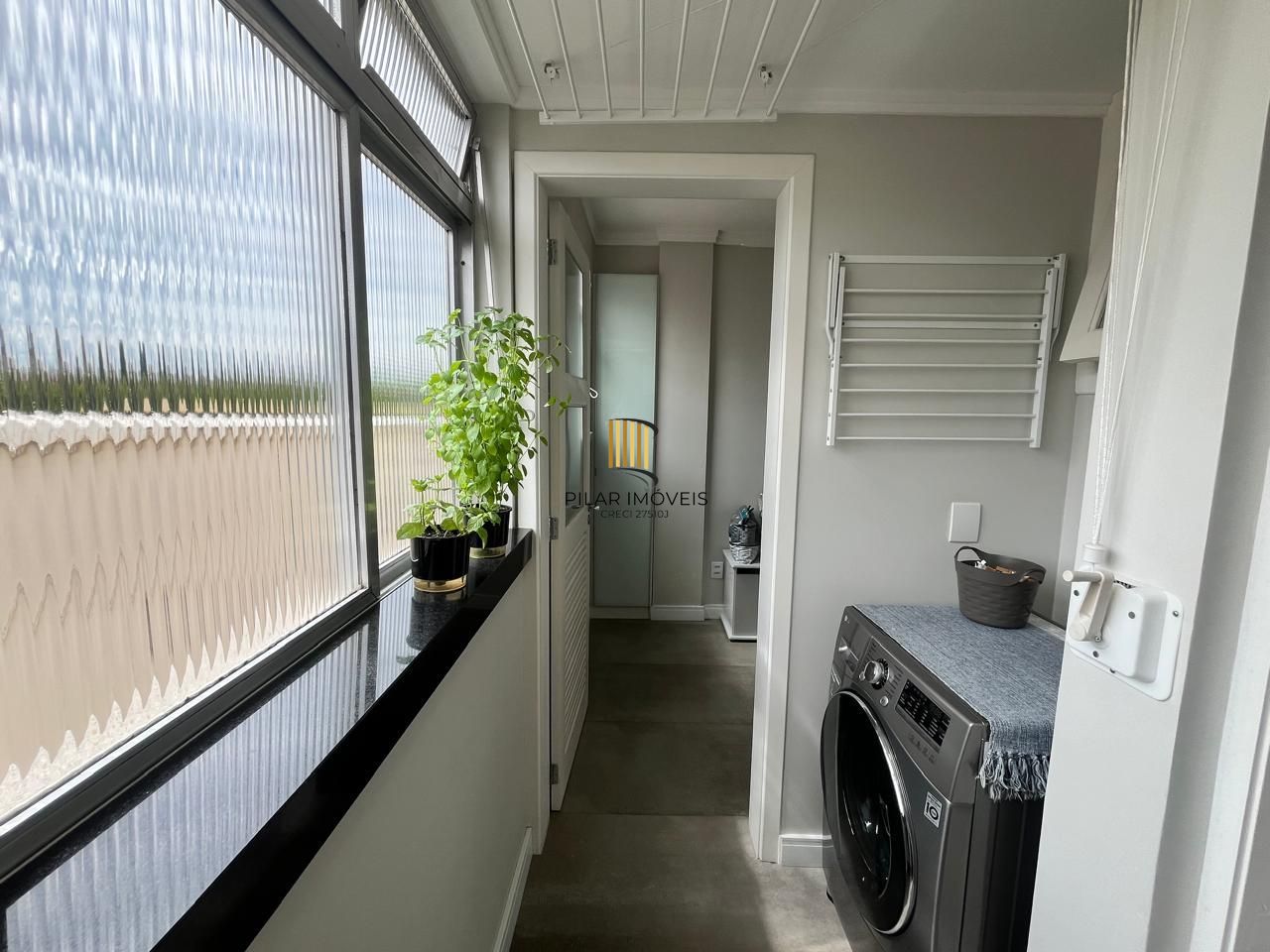 Apartamento 2 dorm. + Dependência no Menino Deus