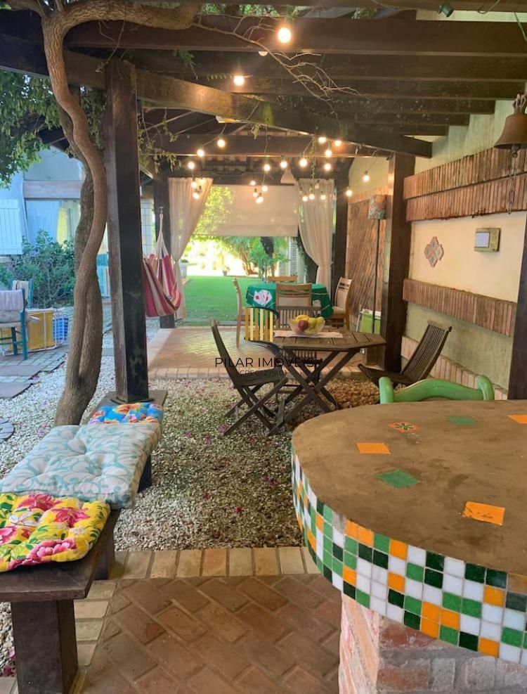 Casa na praia de Atlântida de 4 dormitórios