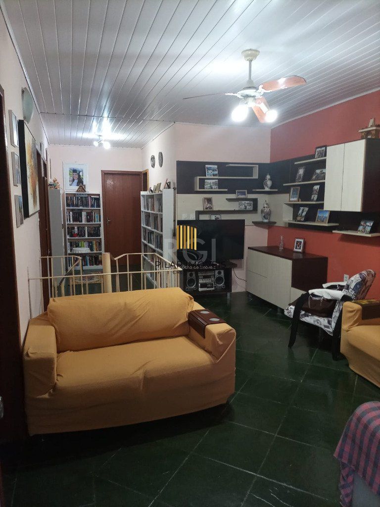 Casa para Venda - 200m², 4 dormitórios, 2 vagas - Vila Ipiranga