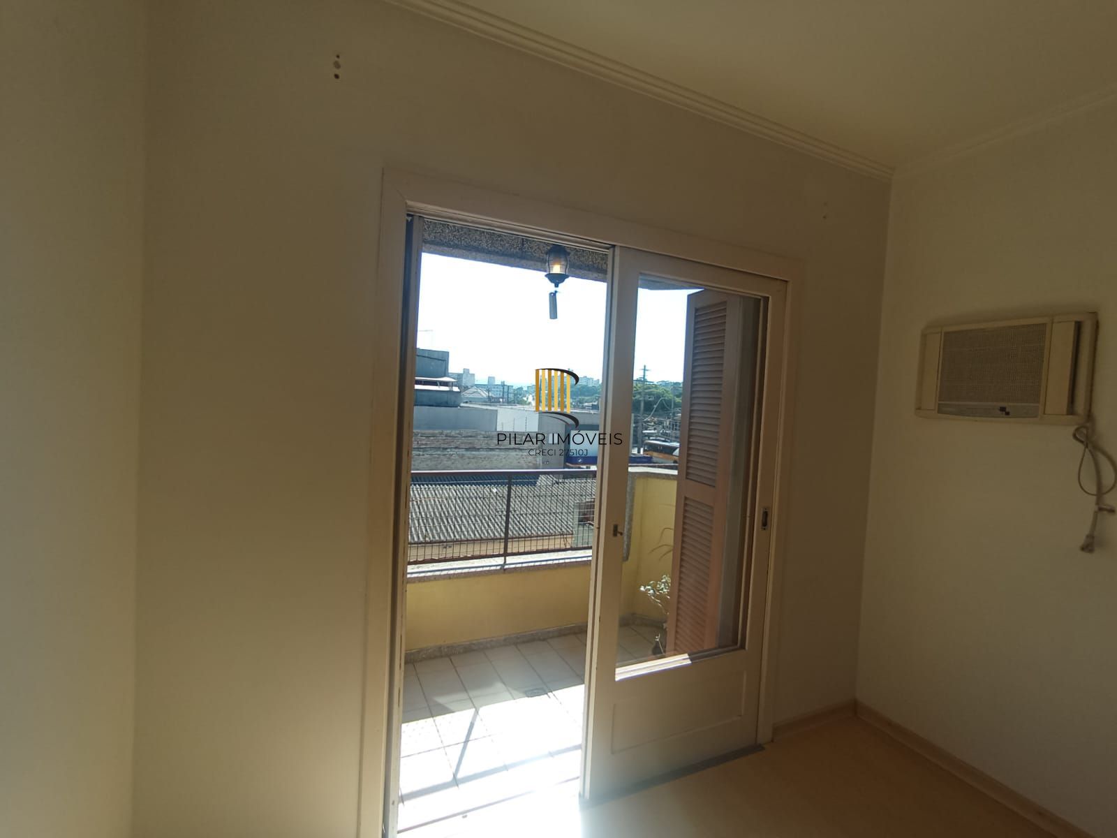 Apartamento no bairro Teresópolis de 2 dormitórios e vaga DESOCUPADO