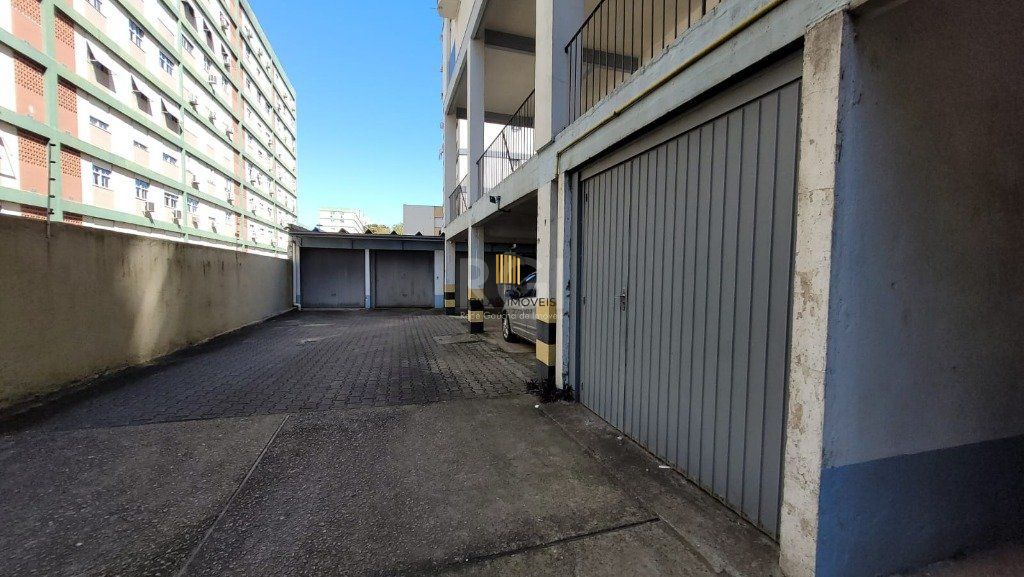 Apartamento no Petrópolis de 2 dormitórios e vaga