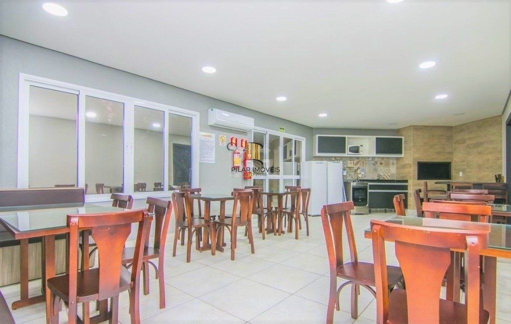 Apartamento no Cristal de 2 dormitórios vaga e infra