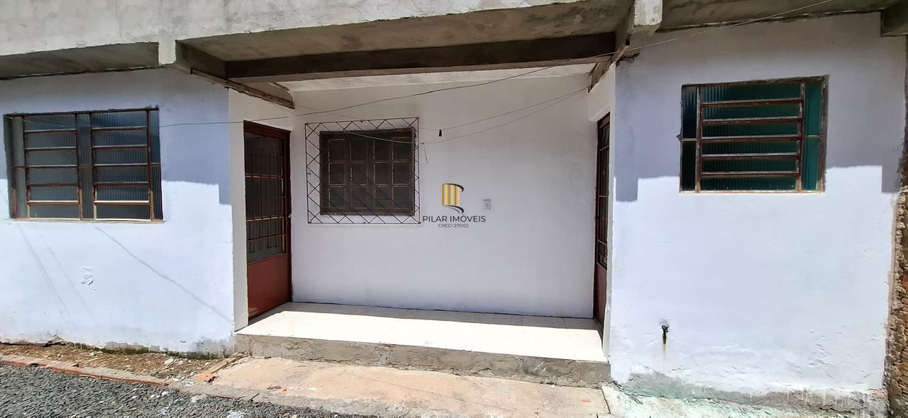 Casa em Canoas de 2 dormitórios DESOCUPADA