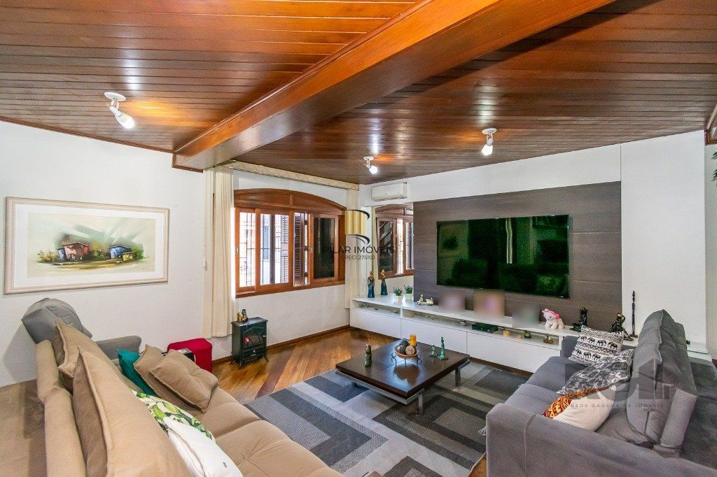 Casa 4 Dormitório(s) Bairro Jardim Planalto