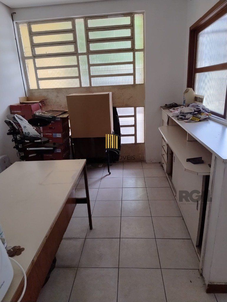 CASA MISTA COMERCIAL NO TÉRREO E RESIDENCIAL EM CIMA