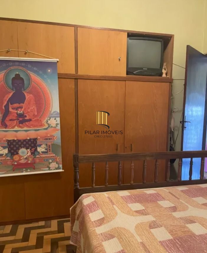 Casa 7 dormitórios 2 vagas de garagem no bairro Petrópolis