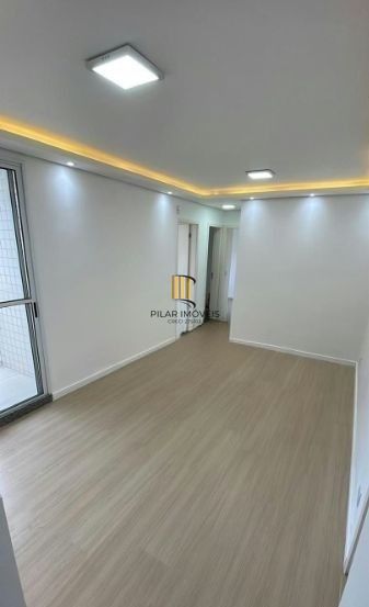 Apartamento no bairro Cristal de 2 dormitórios infra e vaga