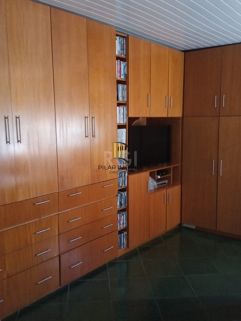 Casa para Venda - 200m², 4 dormitórios, 2 vagas - Vila Ipiranga