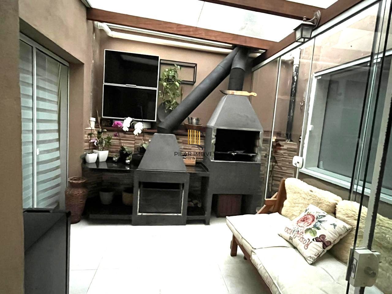 Apartamento de 3 dormitórios e vaga no bairro Petrópolis