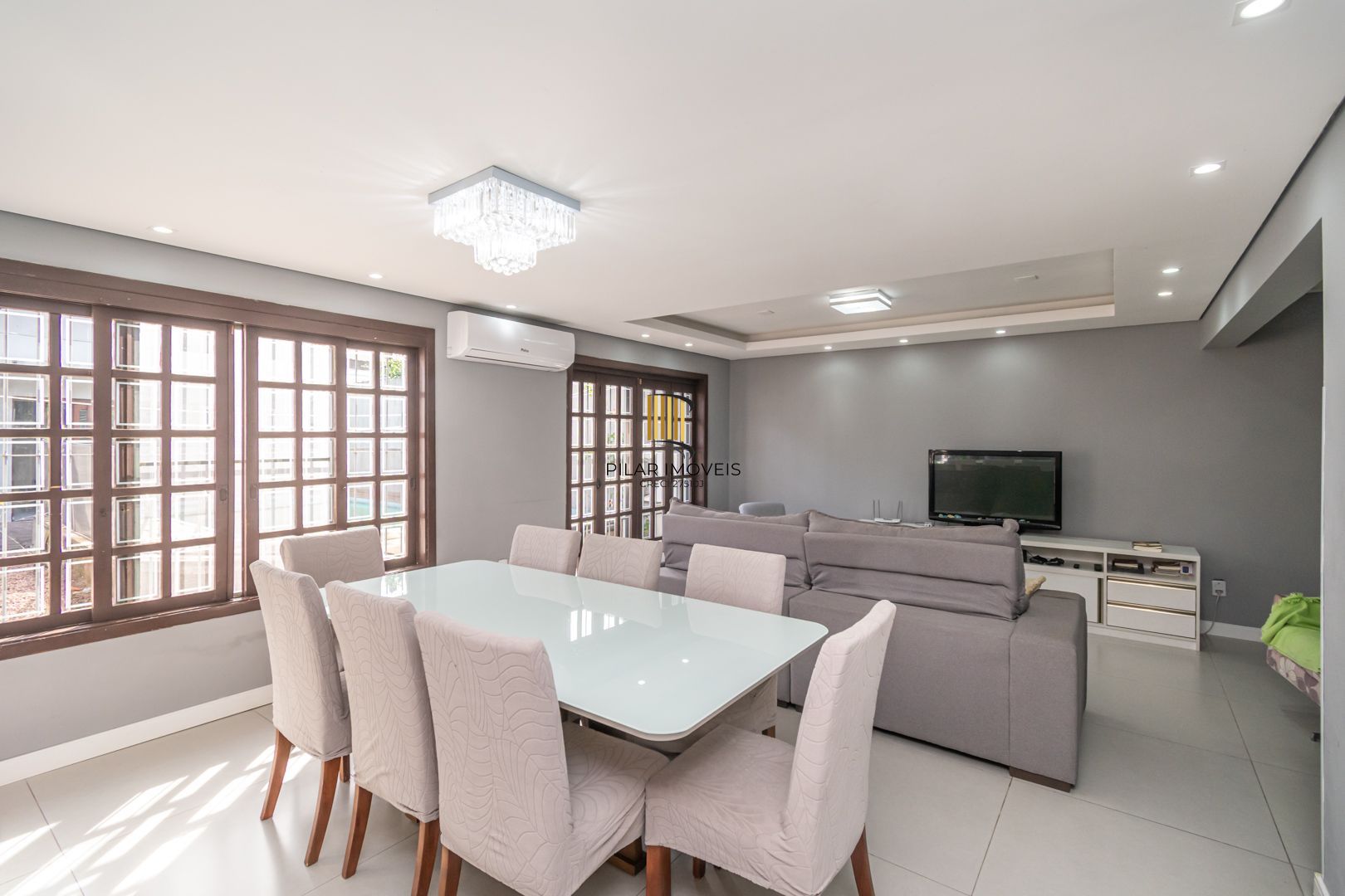 Casa 03 dormit (suíte e closet) e 4 vagas, na Vila Ipiranga, em Porto Alegre, RS