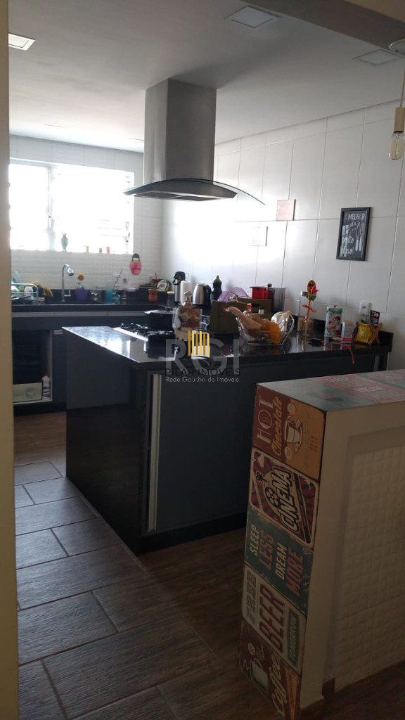 Casa para Venda - 254m², 3 dormitórios, 2 vagas - Sarandi