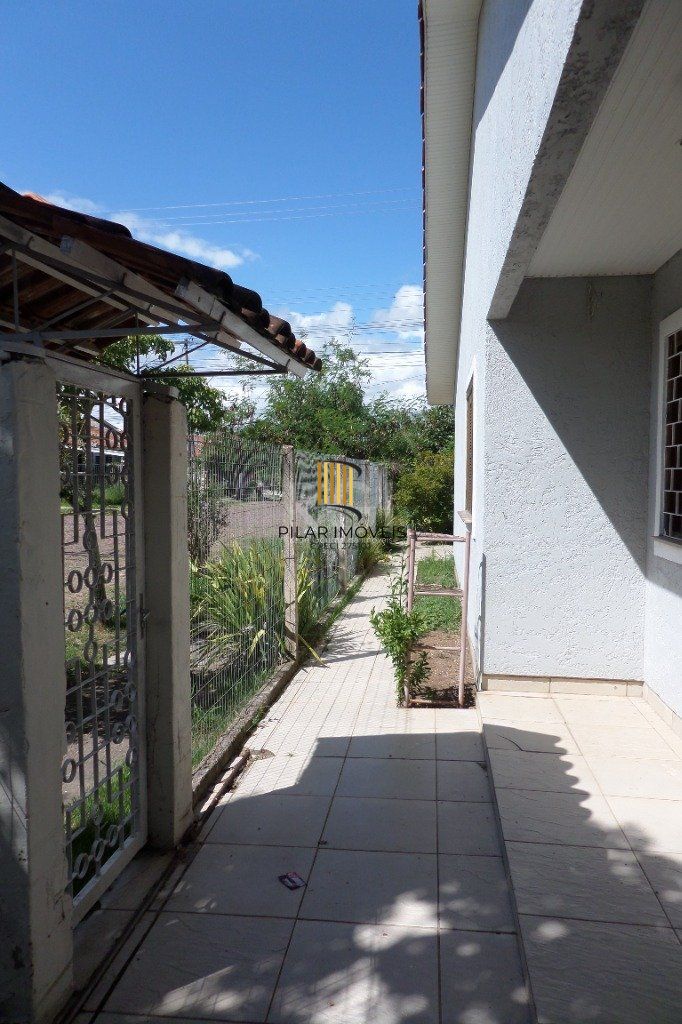 Casa na Hípica com 3 dormitórios e 2 vagas