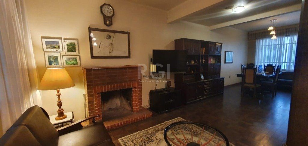 Casa para Venda 3 dormitórios, 2 vagas - Petrópolis