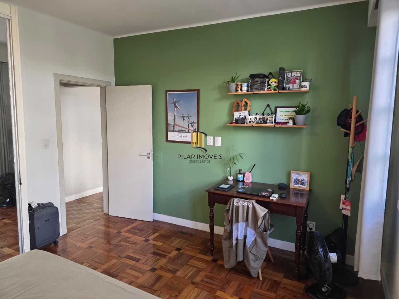 Apartamento no Centro reformado semi mobiliado de 1 dormitório