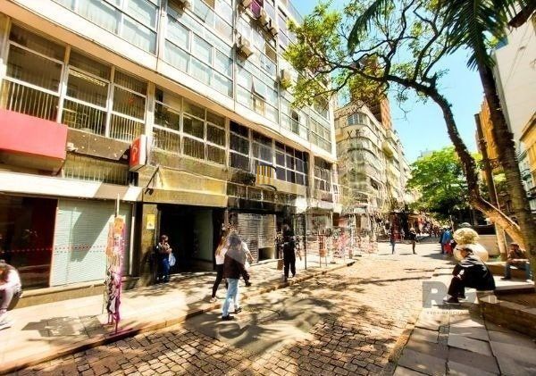Libertas Imobiliária vende loja comercial terrea com 252 m² privativos no Centro