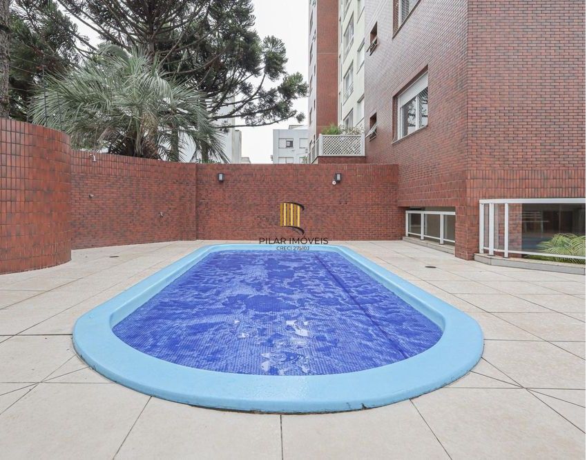 Apartamento no bairro Higienópolis de 2 dormitórios e 2 vagas