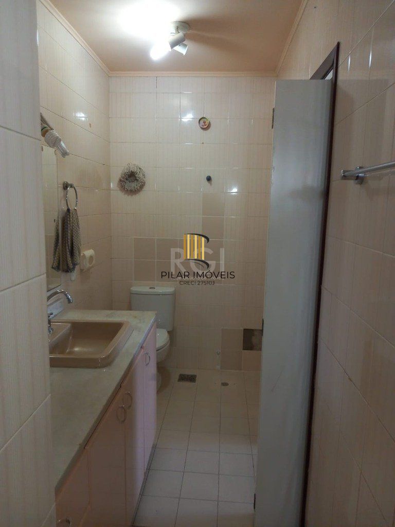 Casa para Venda de 3 dormitórios 6 vagas - Chácara das Pedras