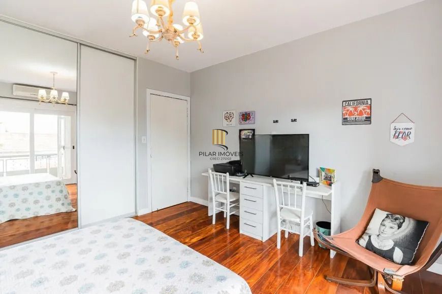Casa 4 dormitórios no bairro Chácara das Pedras