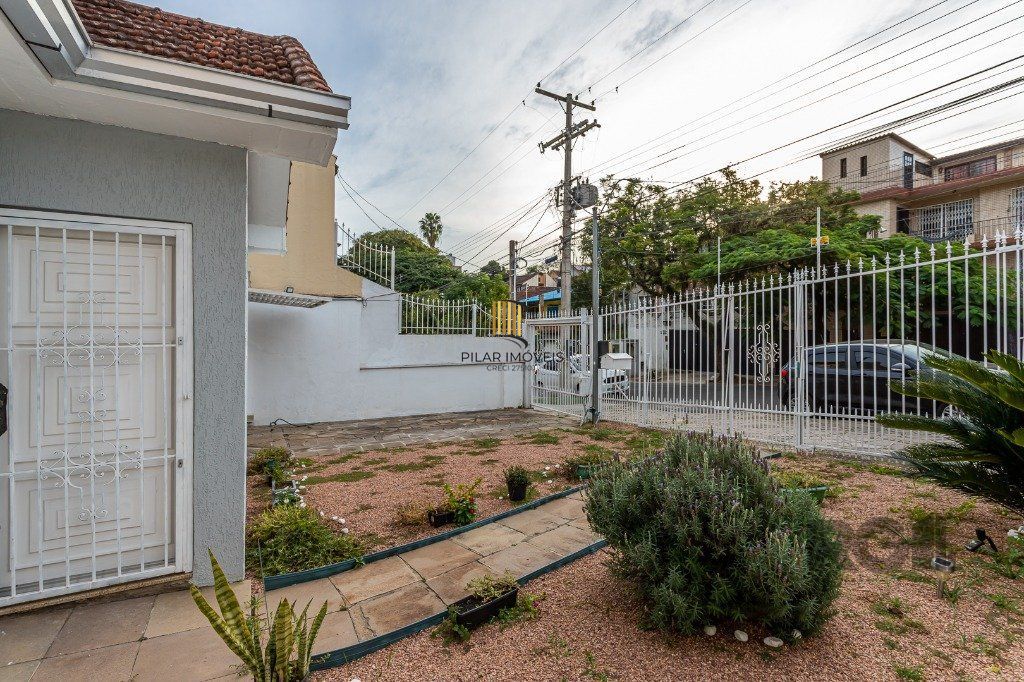 Casa no Jardim do Salso de 3 dormitórios pátio e piscina