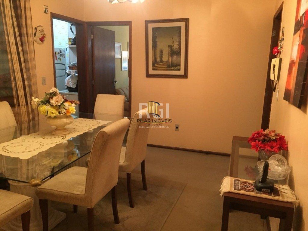 Casa para Venda - 340m², 4 dormitórios, sendo 2 suites, 3 vagas - Jardim Lindóia