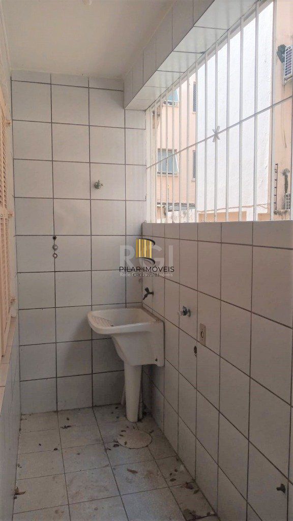 Apartamento na Cidade Baixa de 1 dormitório térreo desocupado