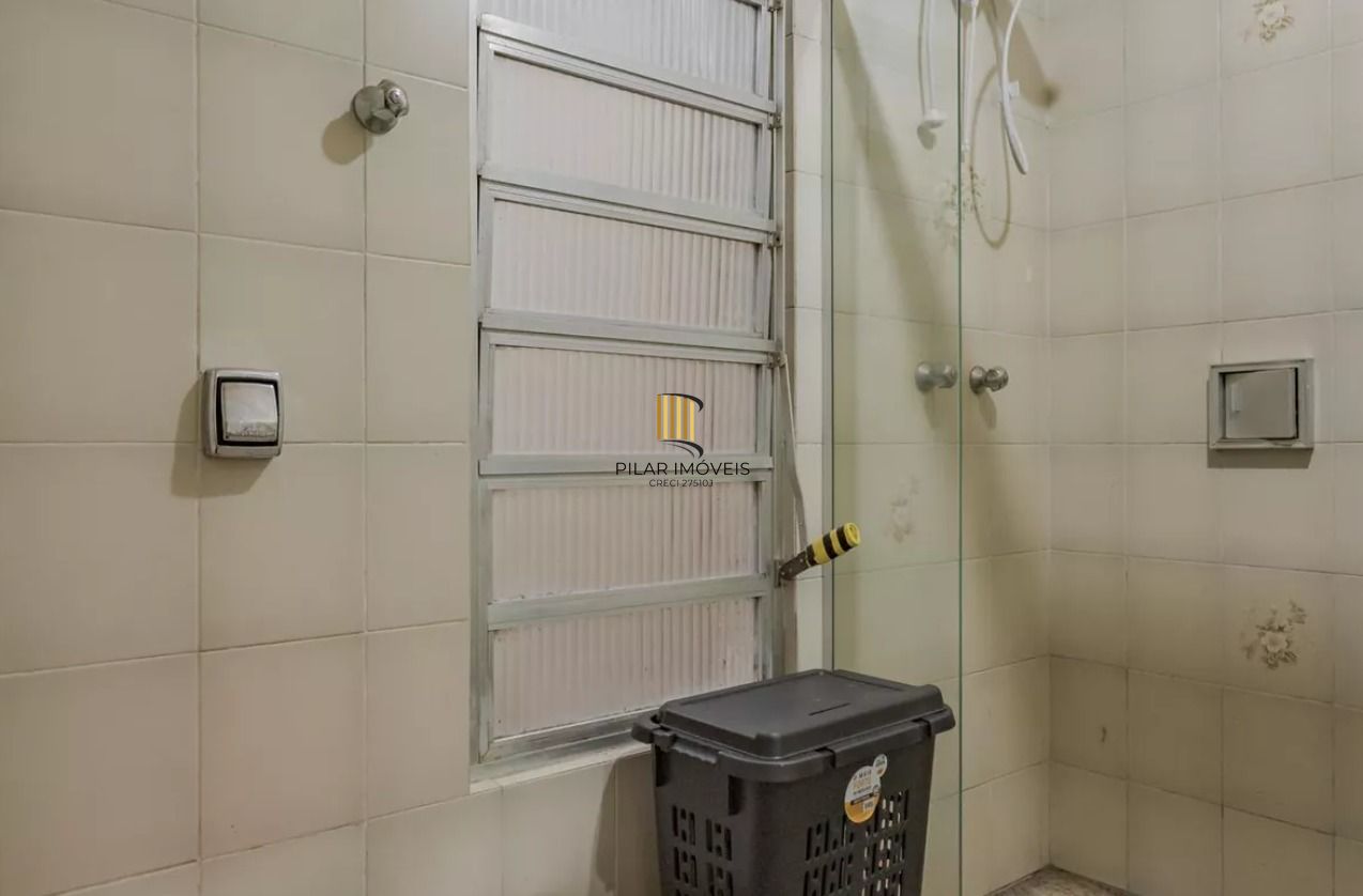 Sobrado no bairro Vila Ipiranga de 4 dormitórios e 2 vagas