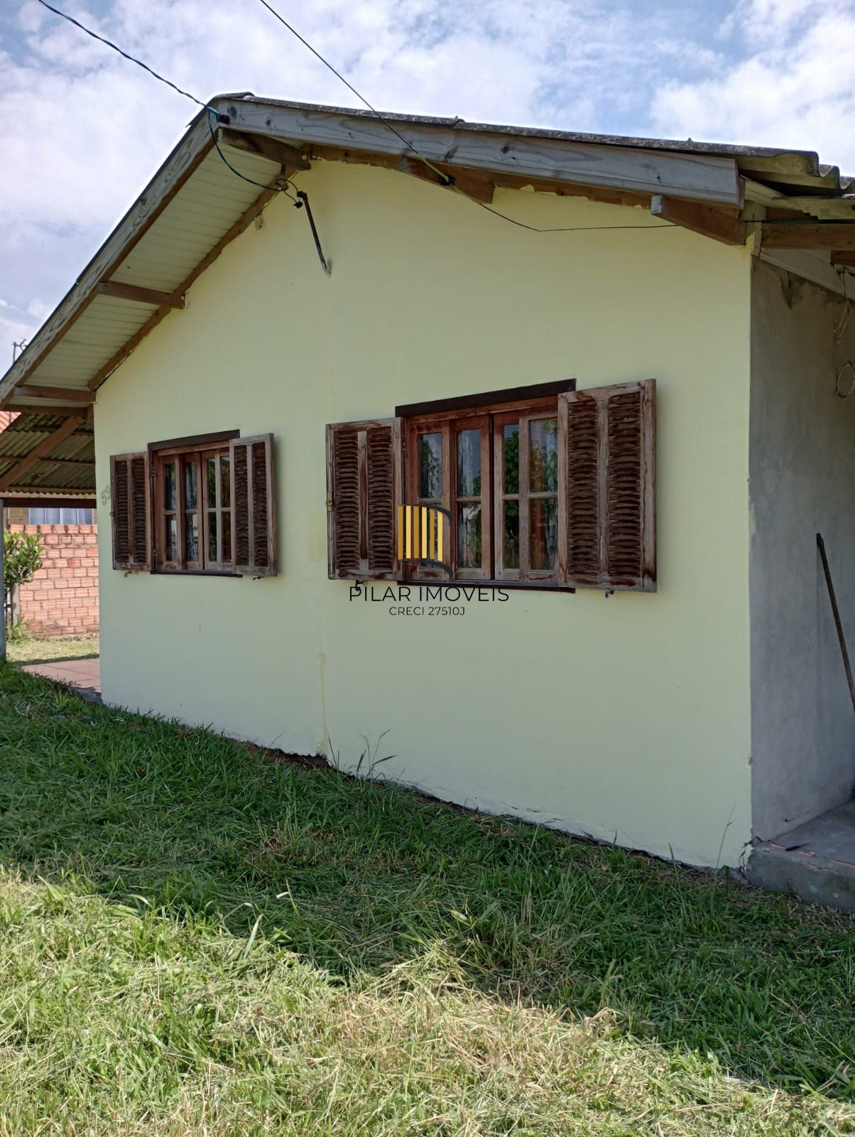 Casa 3 dormitórios no bairro Mirim