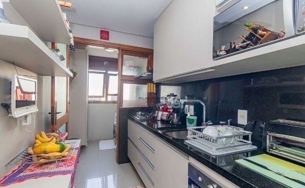 Apartamento no Menino Deus de 2 dormitórios e vaga