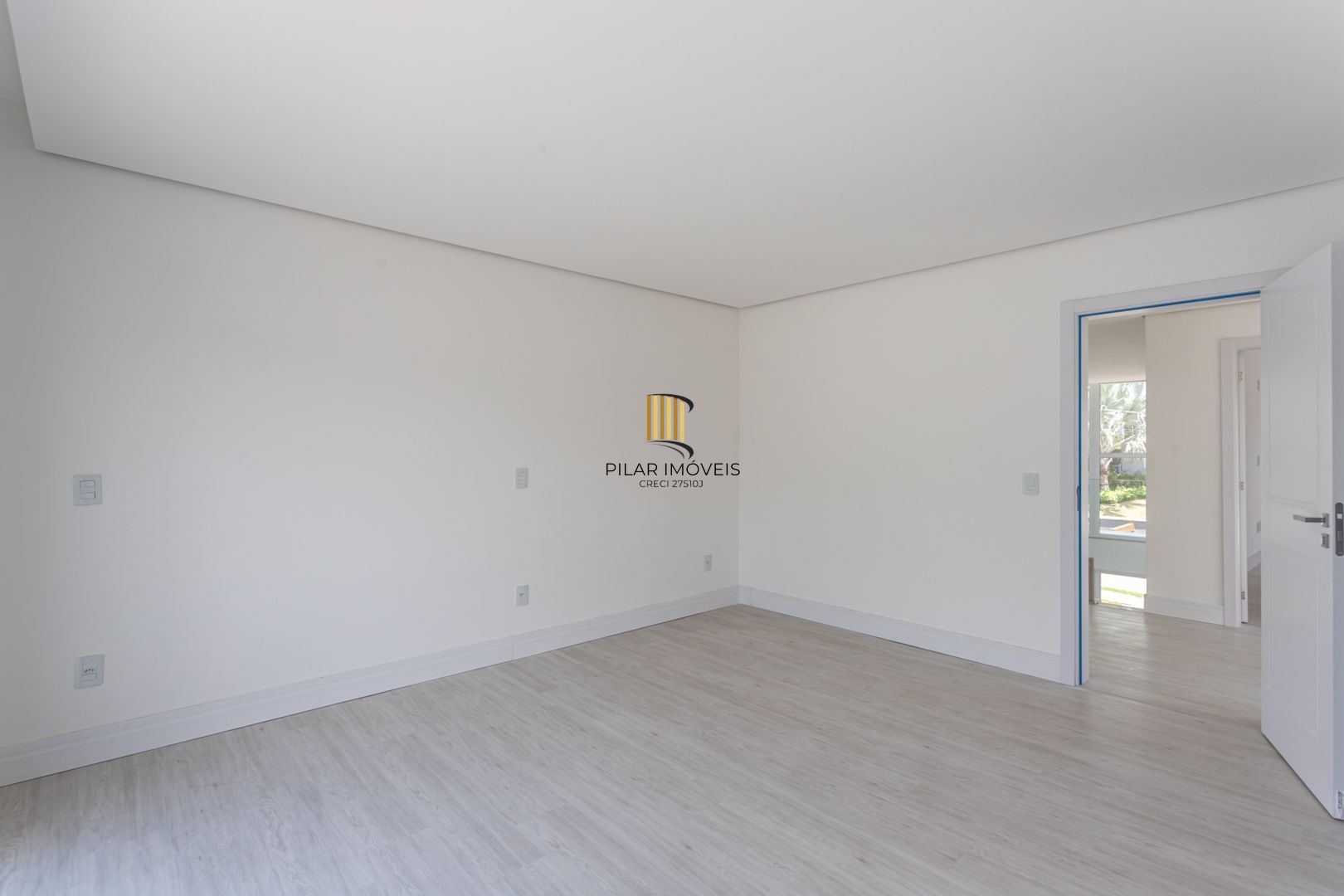 Casa de Condomínio 4 dormitórios no bairro Vila Nova