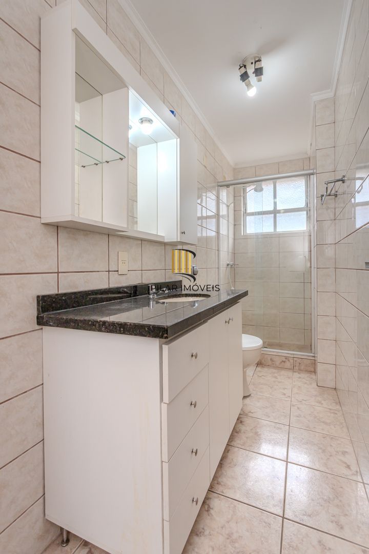 Apartamento no Centro de 2 dormitórios DESOCUPADO