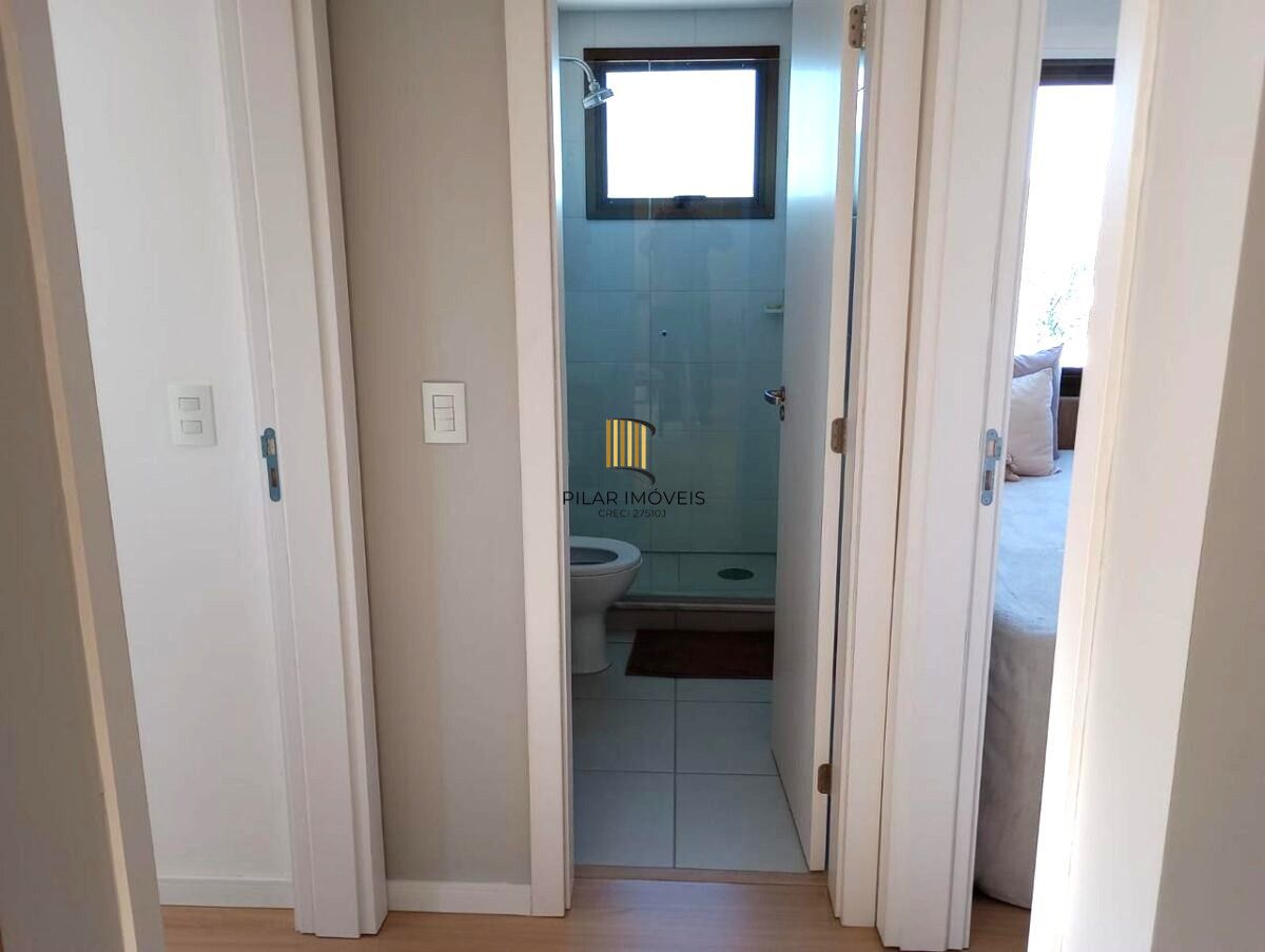 Apartamento de 2 dormitórios e 2 vagas DESOCUPADO