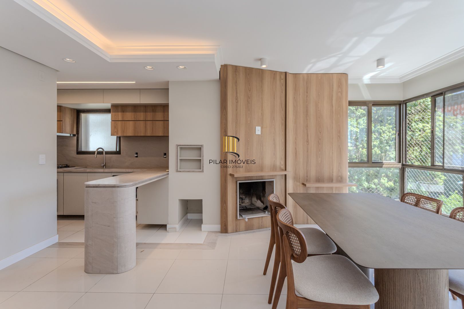 Apartamento no bairro Mont Serrat de 2 suítes e 2 vagas DESOCUPADO