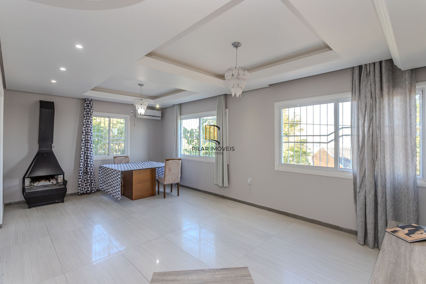 Casa sobrado no Morro Santana de 2 dormitórios e 2 vagas