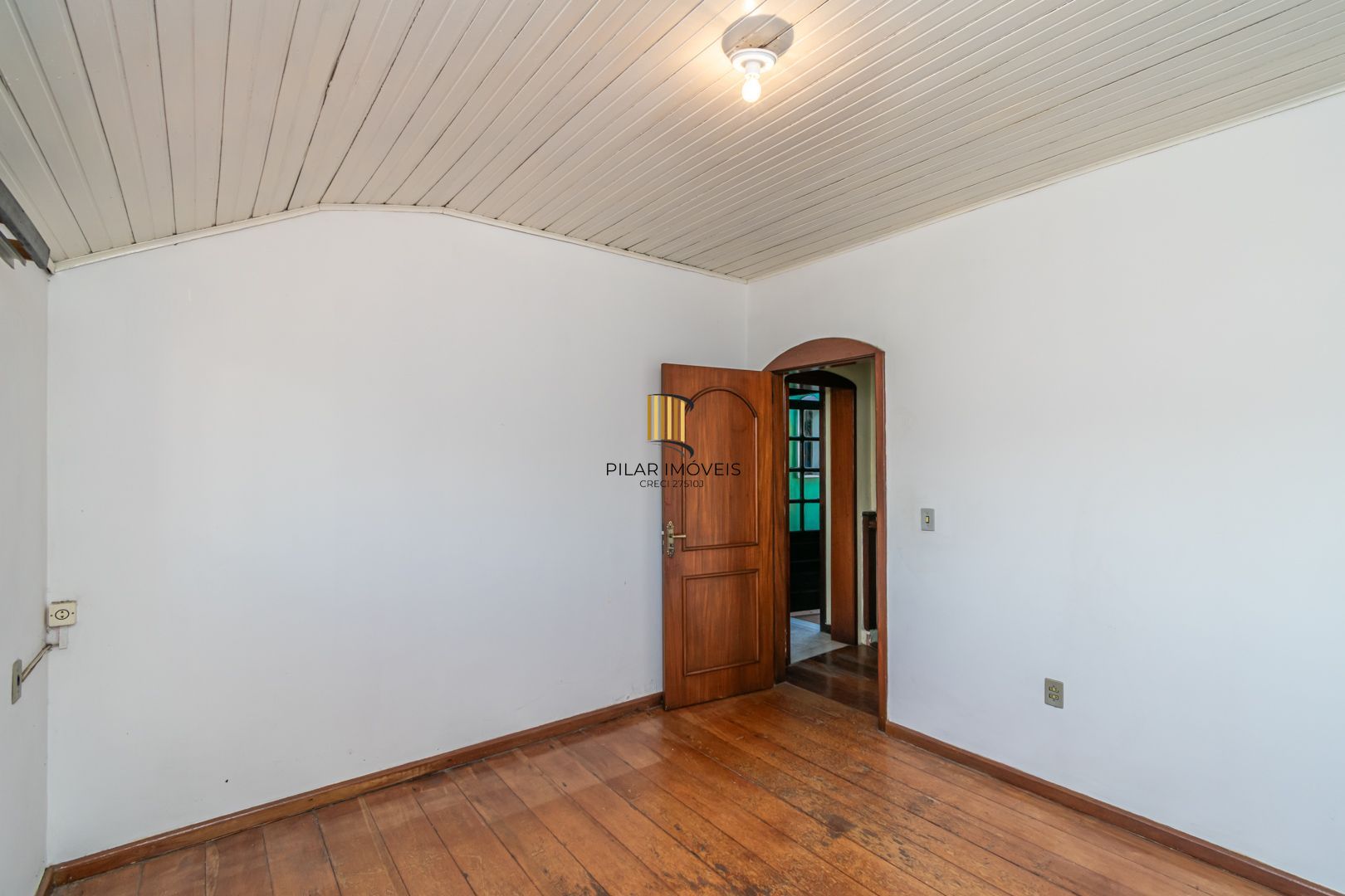 Casa 5 dormitórios no bairro Jardim Sabará