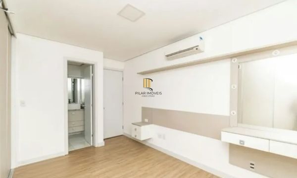 Apartamento de 2 dormitórios e 2 vagas no Cristo Redentor DESOCUPADO