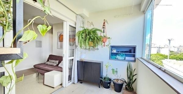 Apartamento na Cidade Baixa de 2 dormitórios e vaga