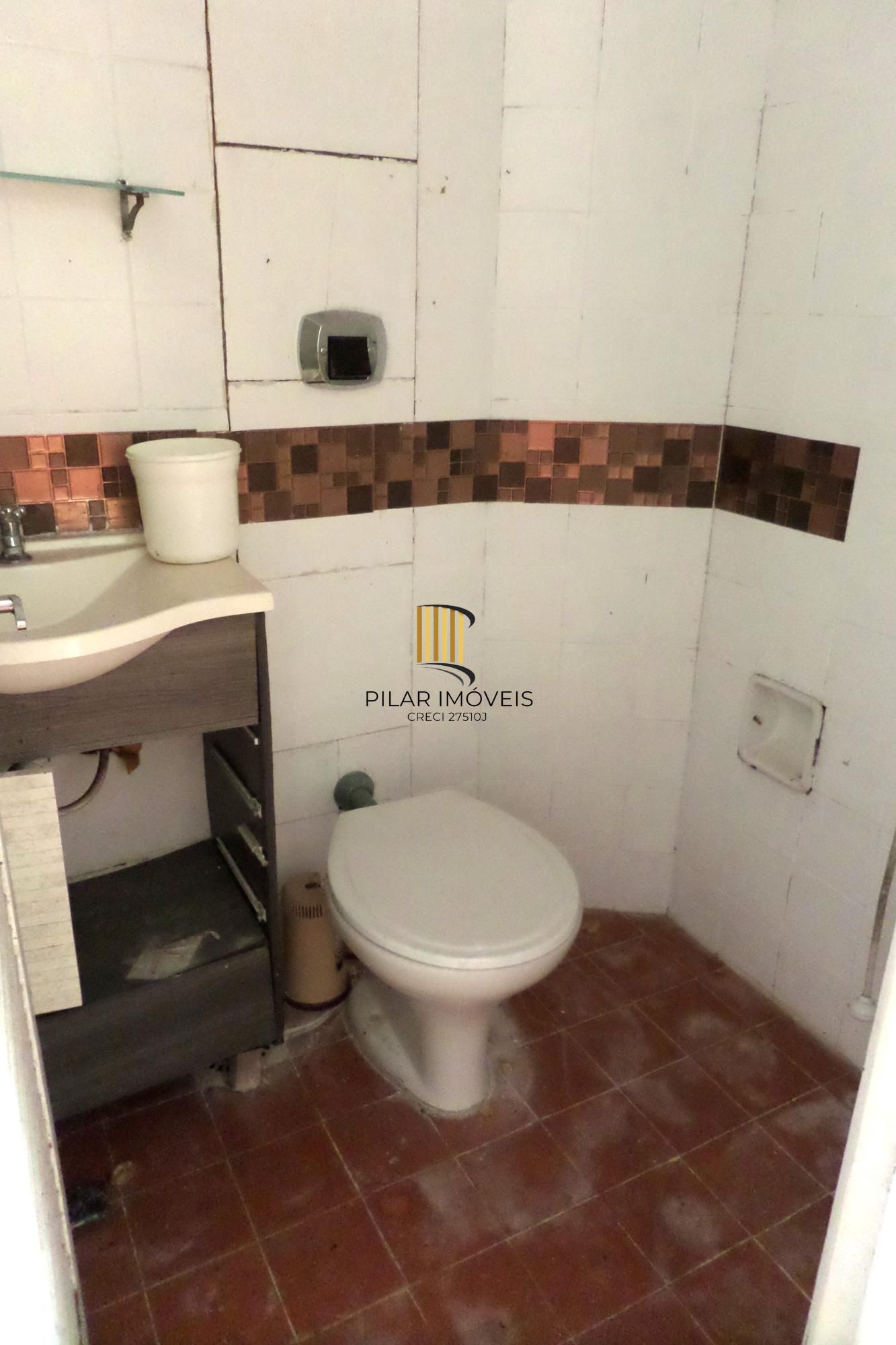 Casa no bairro Ipanema de 3 dormitórios e 2 vagas