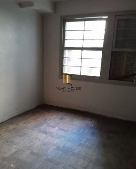 Apartamento no Centro térreo de 2 dormitórios com pátio