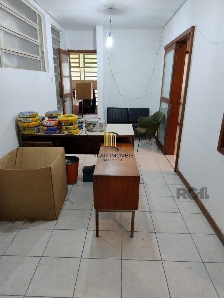 CASA MISTA COMERCIAL NO TÉRREO E RESIDENCIAL EM CIMA