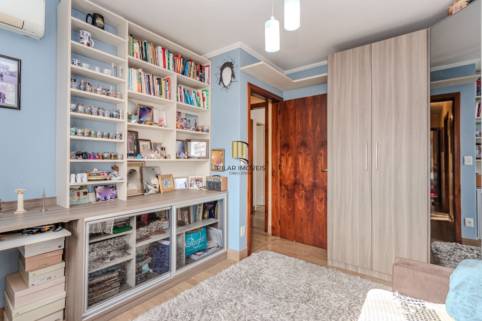 Apartamento no bairro Menino Deus de 4 dormitórios e vaga