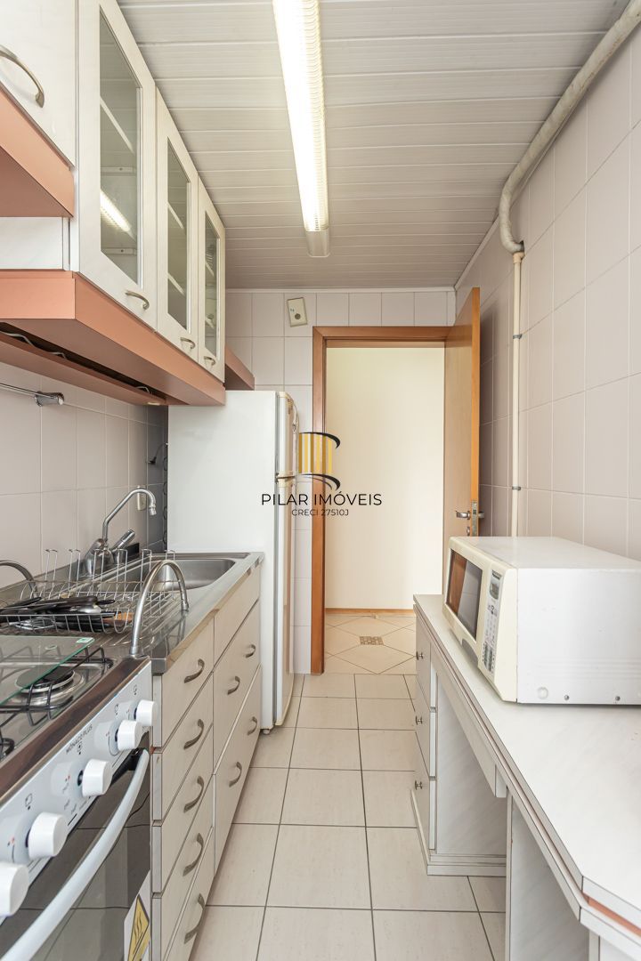 Apartamento na Cidade Baixa de 2 dormitórios e vaga DESOCUPADO