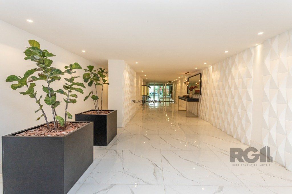 Apartamento de 2 dormitórios e 2 vagas NOVO desocupado