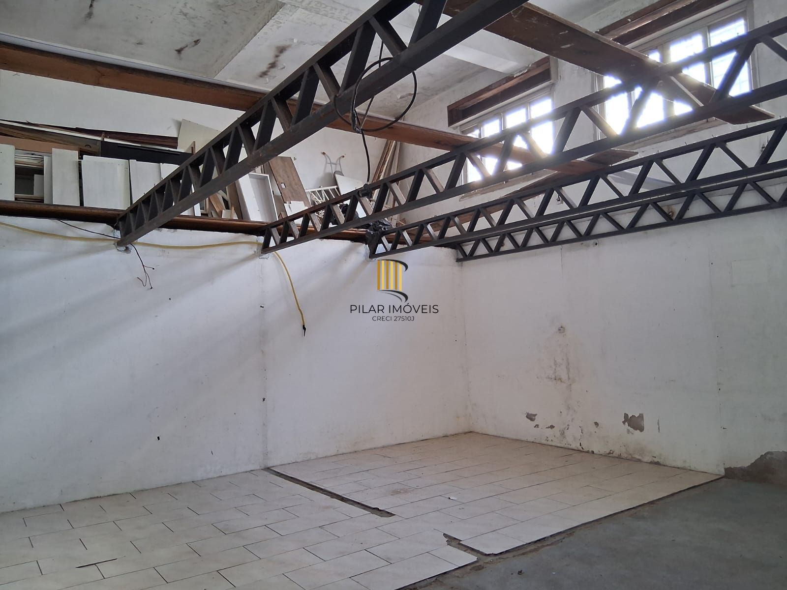 Pavilhão 3 dormitórios no bairro Santana