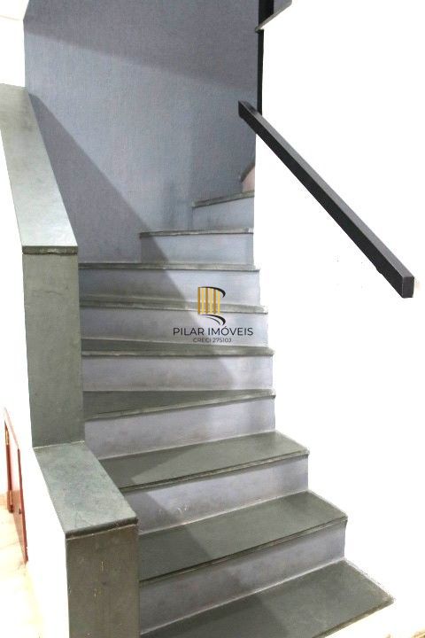 Casa sobrado na Hípica de 2 dormitórios e 2 vagas