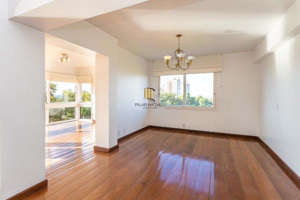 Apartamento no bairro Higienópolis com 190m² de 3 dormitórios e 2 vagas