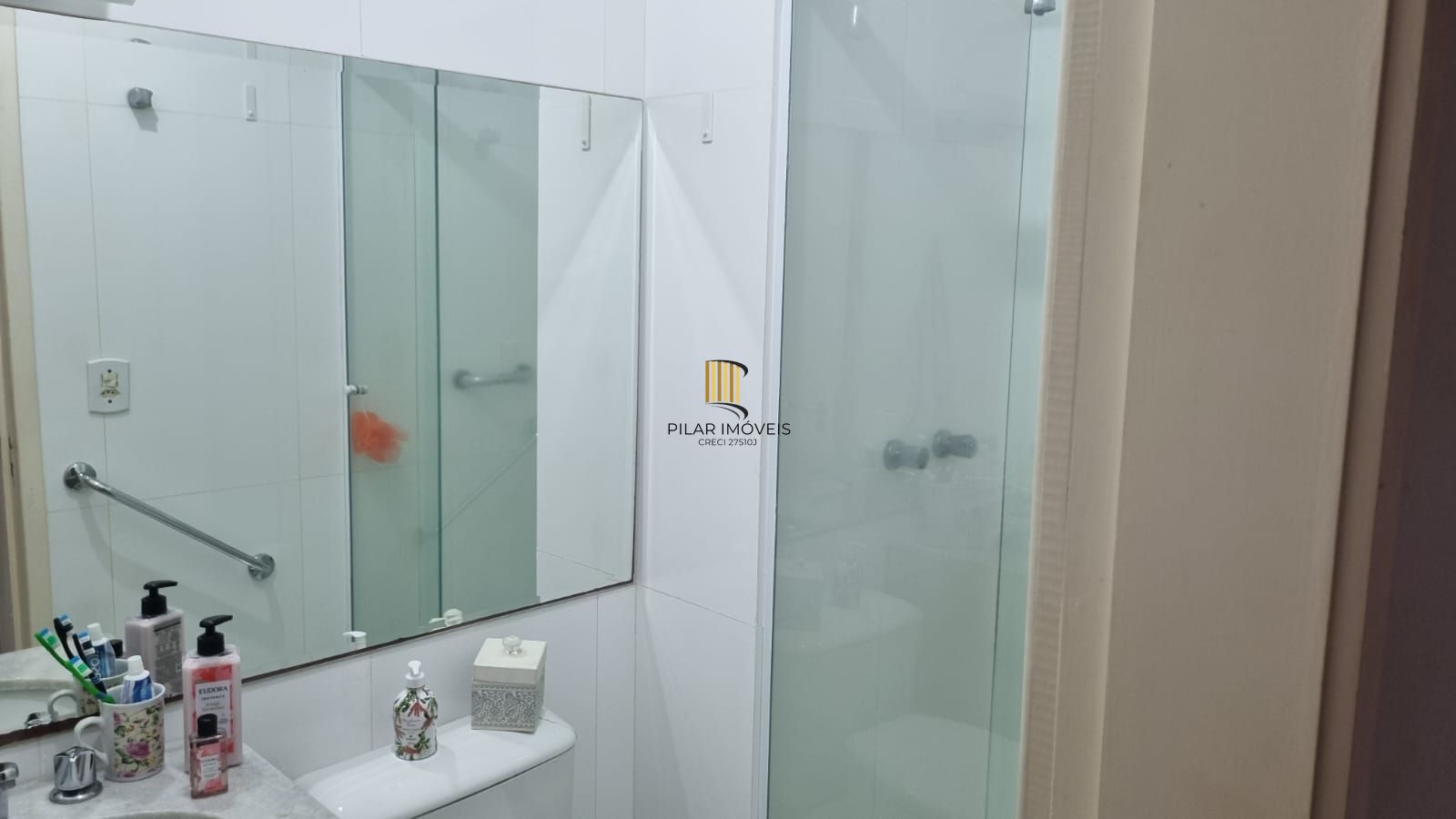 Casa sobrado em condomínio fechado na Vila Nova de 3 dormitórios e 2 vagas