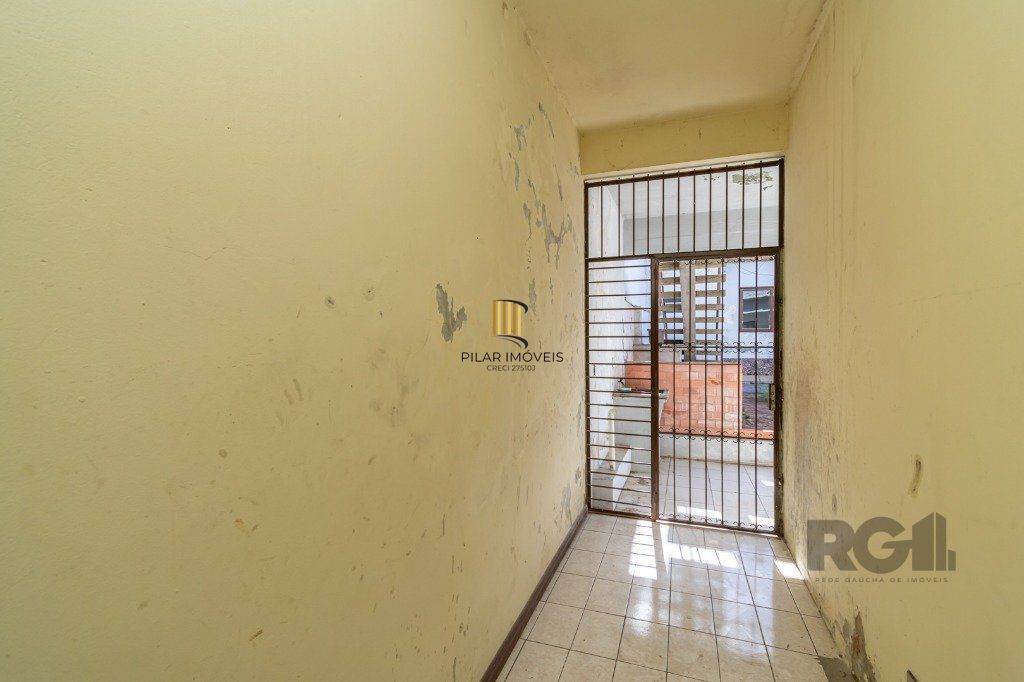 Casa no Sarandi de 2 dormitórios e 2 vagas
