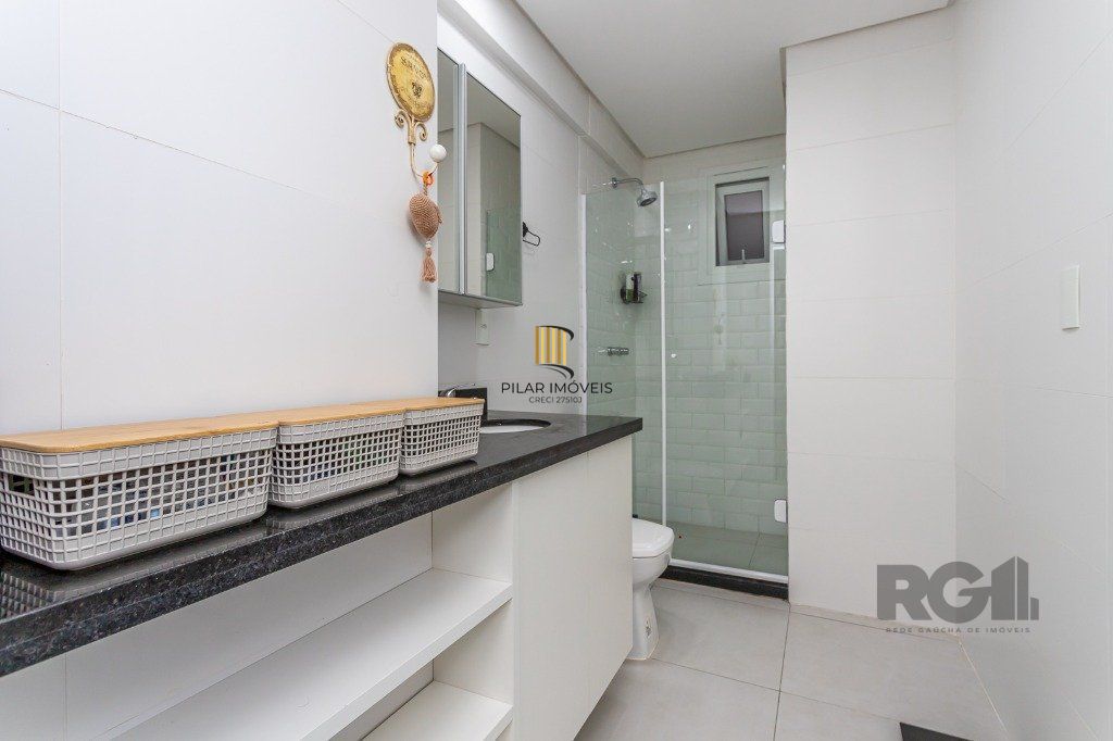Apartamento DUPLEX no bairro Chácara das Pedras de 2 dormitórios e 2 vagas